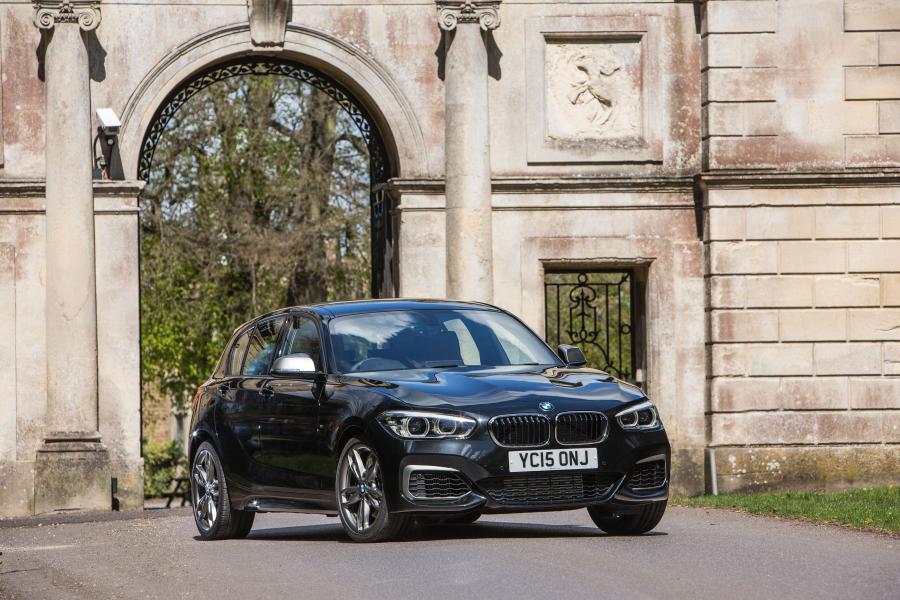  BMW M135i 5-Door 2015 года  (UK) (фото 4 из 12)